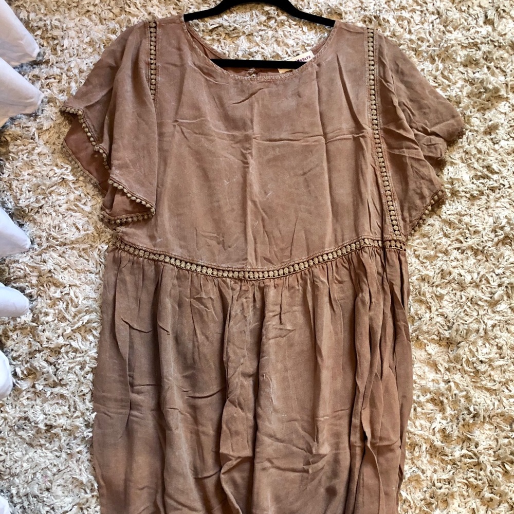 Dresses + Rompers - Picture 2 of 6